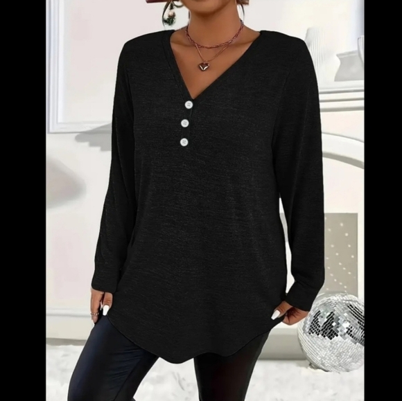 Long Sleeve Vneck Blouse with Button Detail EUC Sz 2X - Picture 1 of 3